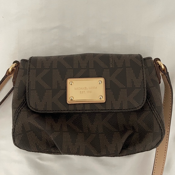 Michael Kors Jet Set Item Crossbody - Picture 1 of 4